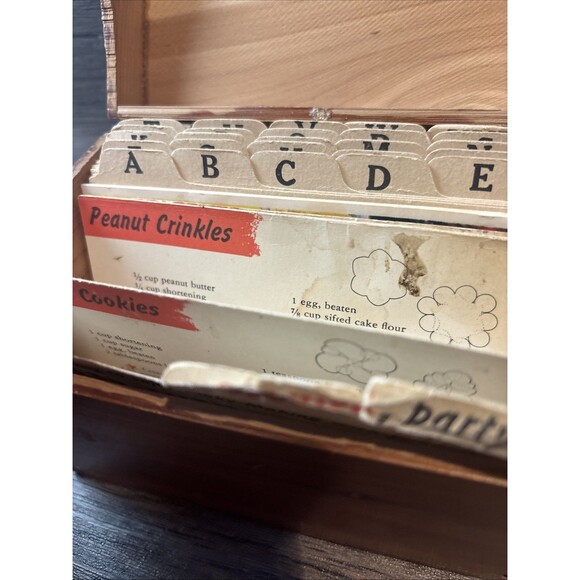 Vtg INDEX CARD/RECIPE Wood FILE BOX Merchant 5.75"X4" Cedar - Picture 4 of 16
